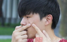 前胸长小逗逗,揭秘成因及应对策略