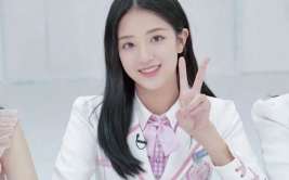 胡馨尹唐安琪,携手共筑璀璨星途